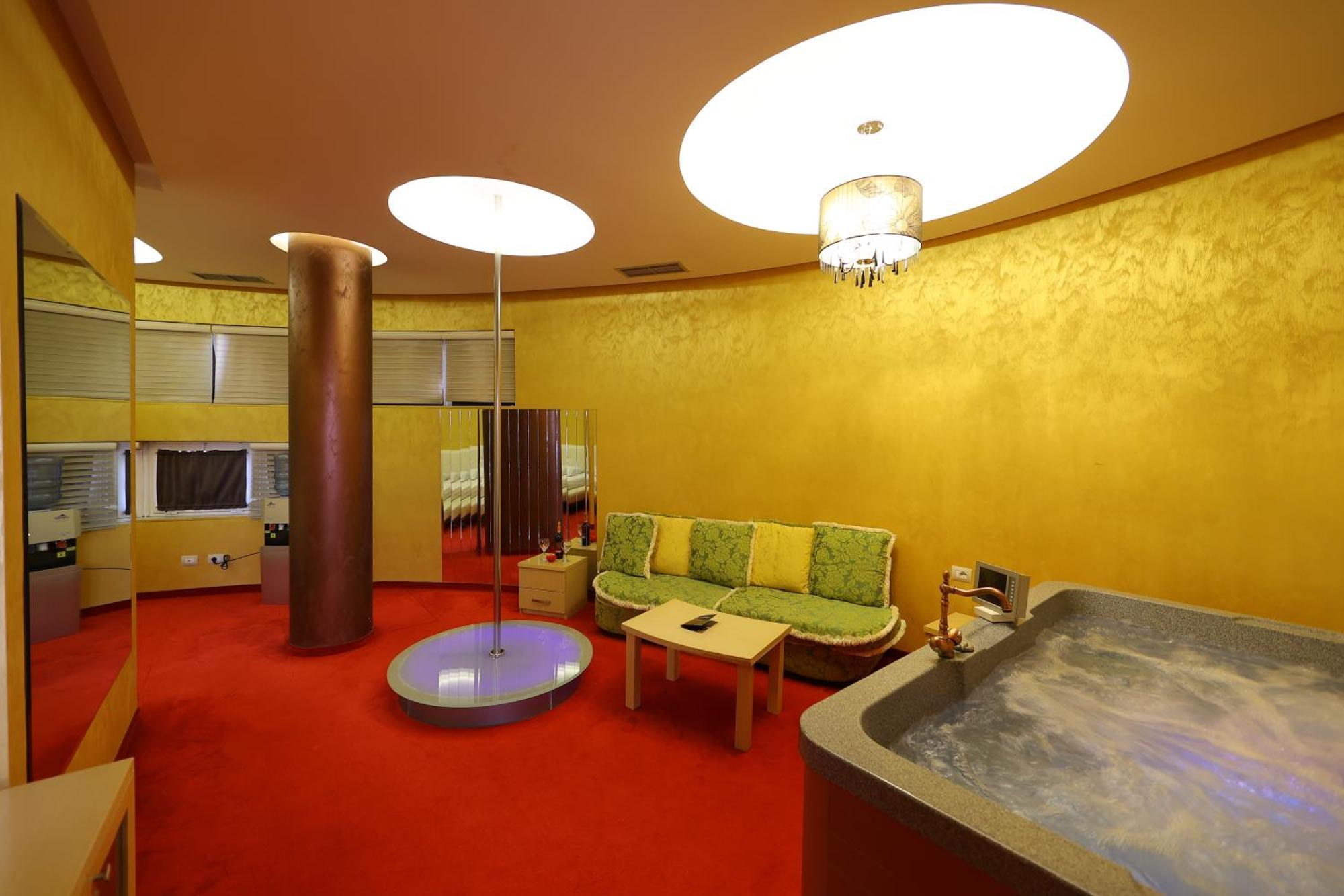Hotel Gjuta Farke e Madhe 외부 사진
