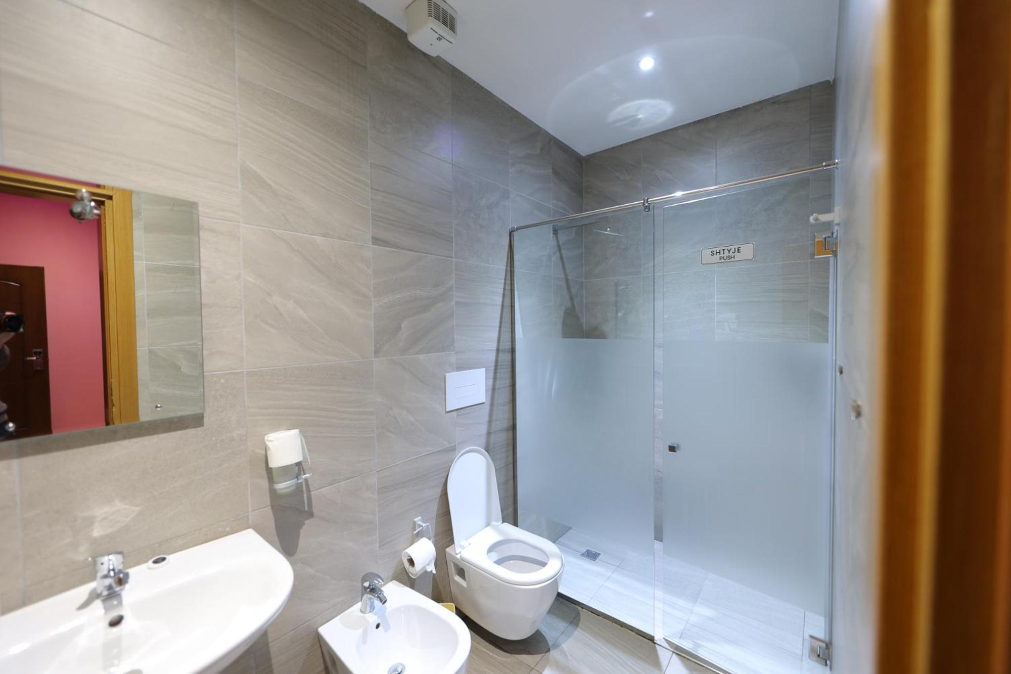 Hotel Gjuta Farke e Madhe 외부 사진