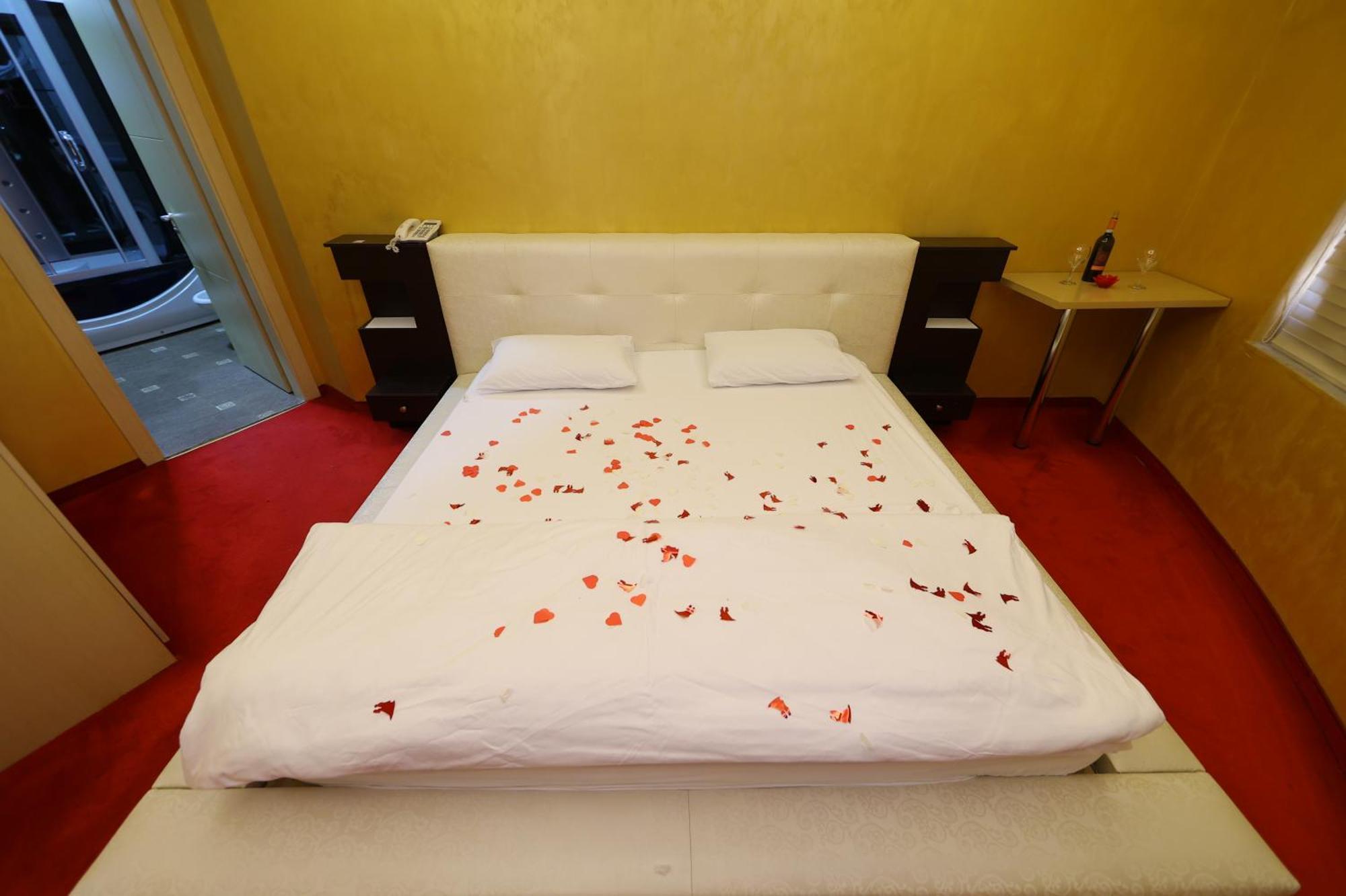 Hotel Gjuta Farke e Madhe 외부 사진